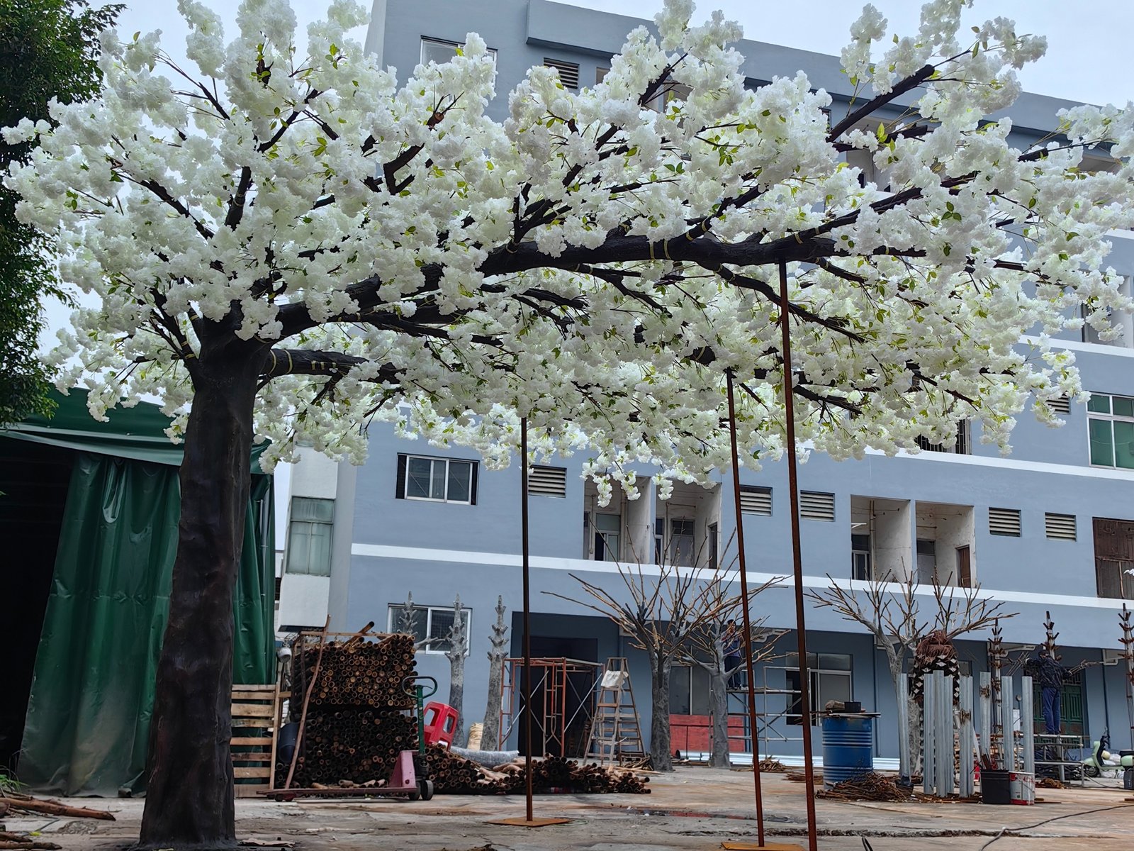 Artificial Cherry Blossom Trees in Japanese-Inspired Space