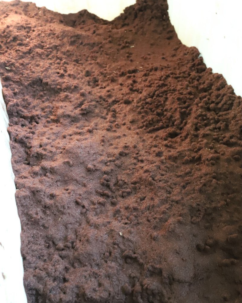 Artificial tree bark material used for cactus production