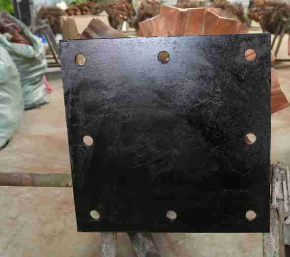 تفاصيل لوحة القاعدة الفولاذية وهيكل الجذع