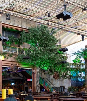 bespoke artificial greenery for commercial projects