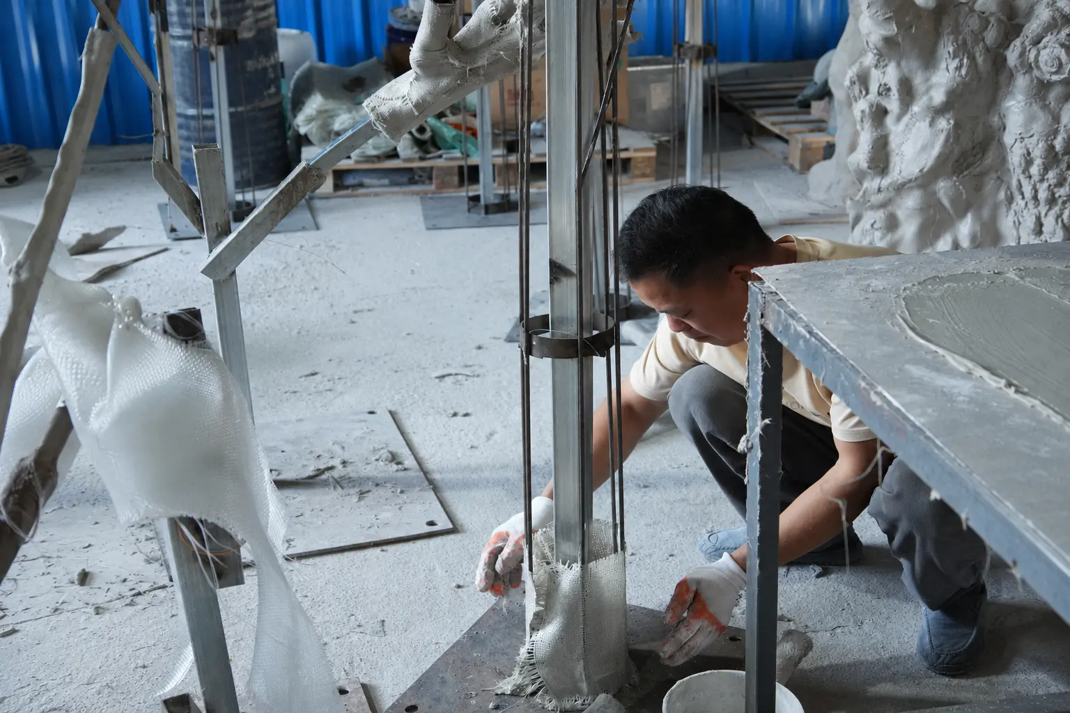 Artificial Tree Internal Steel Structure and Fiberglass Forming Internal steel support and fiberglass forming during artificial tree trunk production